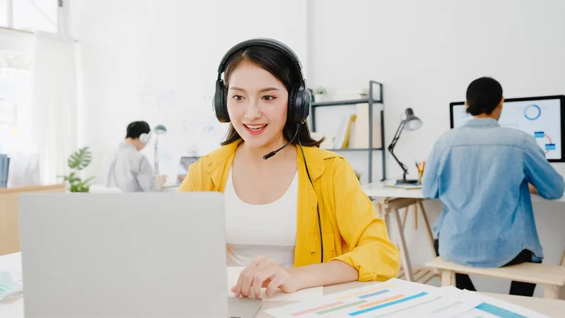 lien he 2 Đội ngũ nhân viên nhà cái sẵn sàng hỗ trợ bet thủ mọi lúc mọi nơi